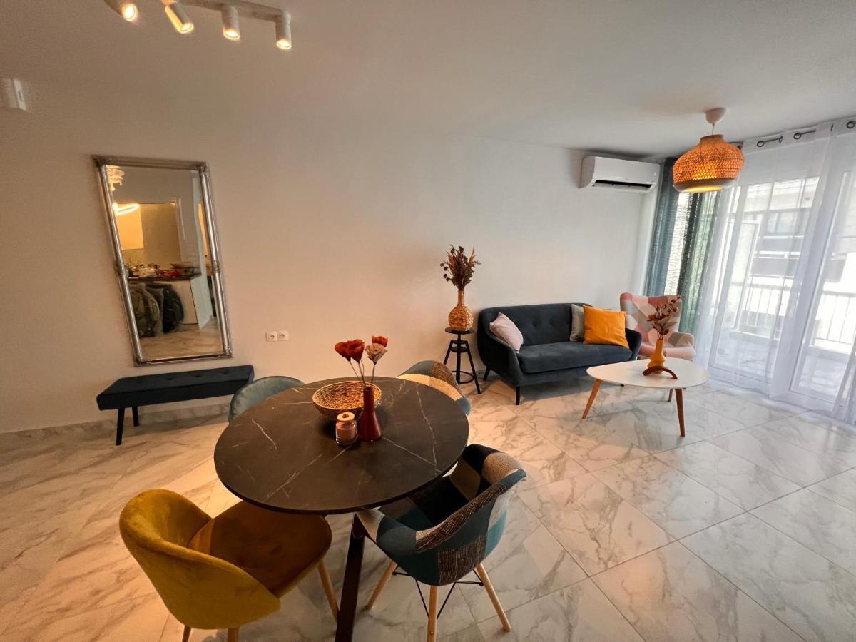 Casa De Tres Hermanos In The Heart Of Athen Exterior foto