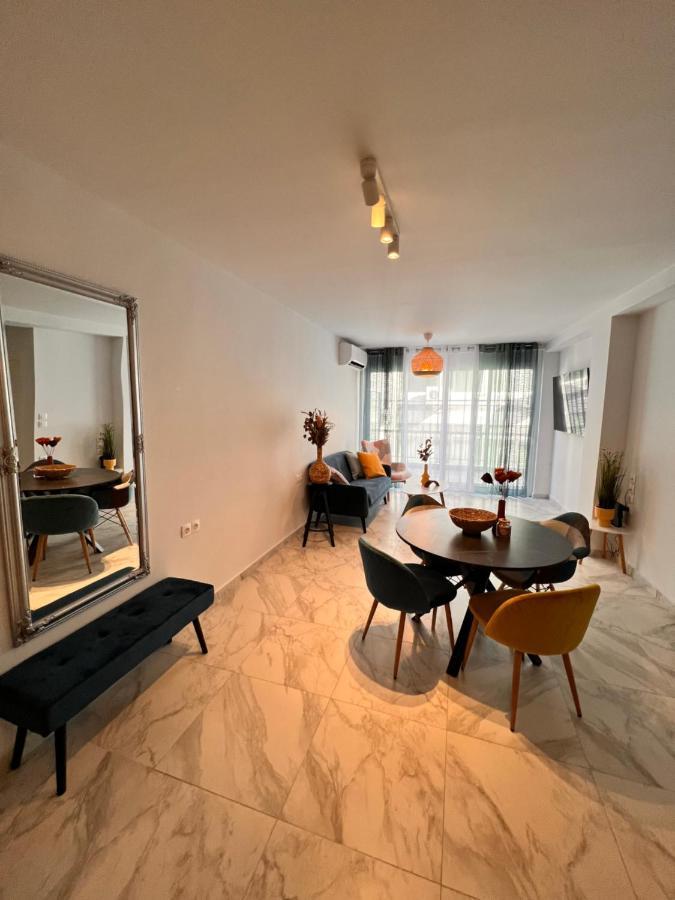 Casa De Tres Hermanos In The Heart Of Athen Exterior foto