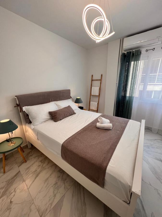 Casa De Tres Hermanos In The Heart Of Athen Exterior foto